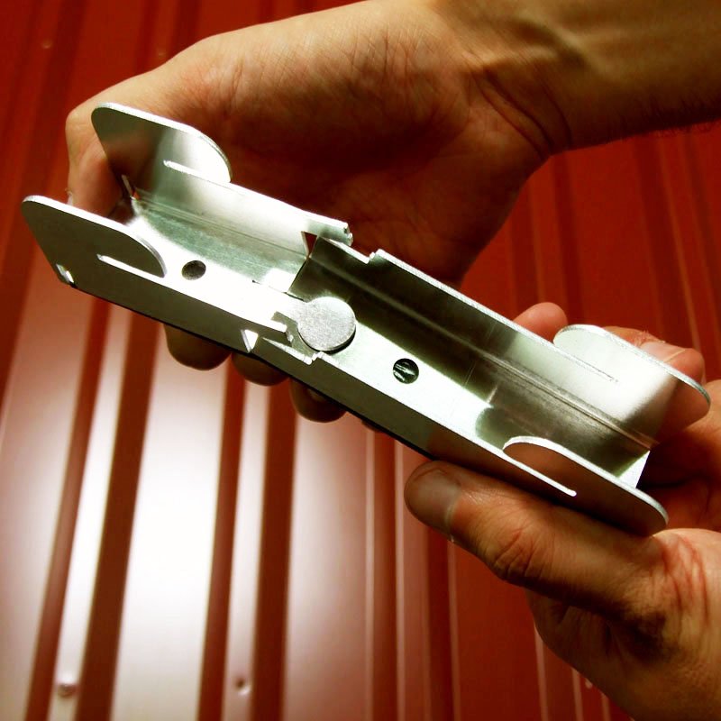 Ilzohook - Sistem fixare rapida a panourilor fotovoltaice pe acoperis din tabla trapezoidala - imagine 2